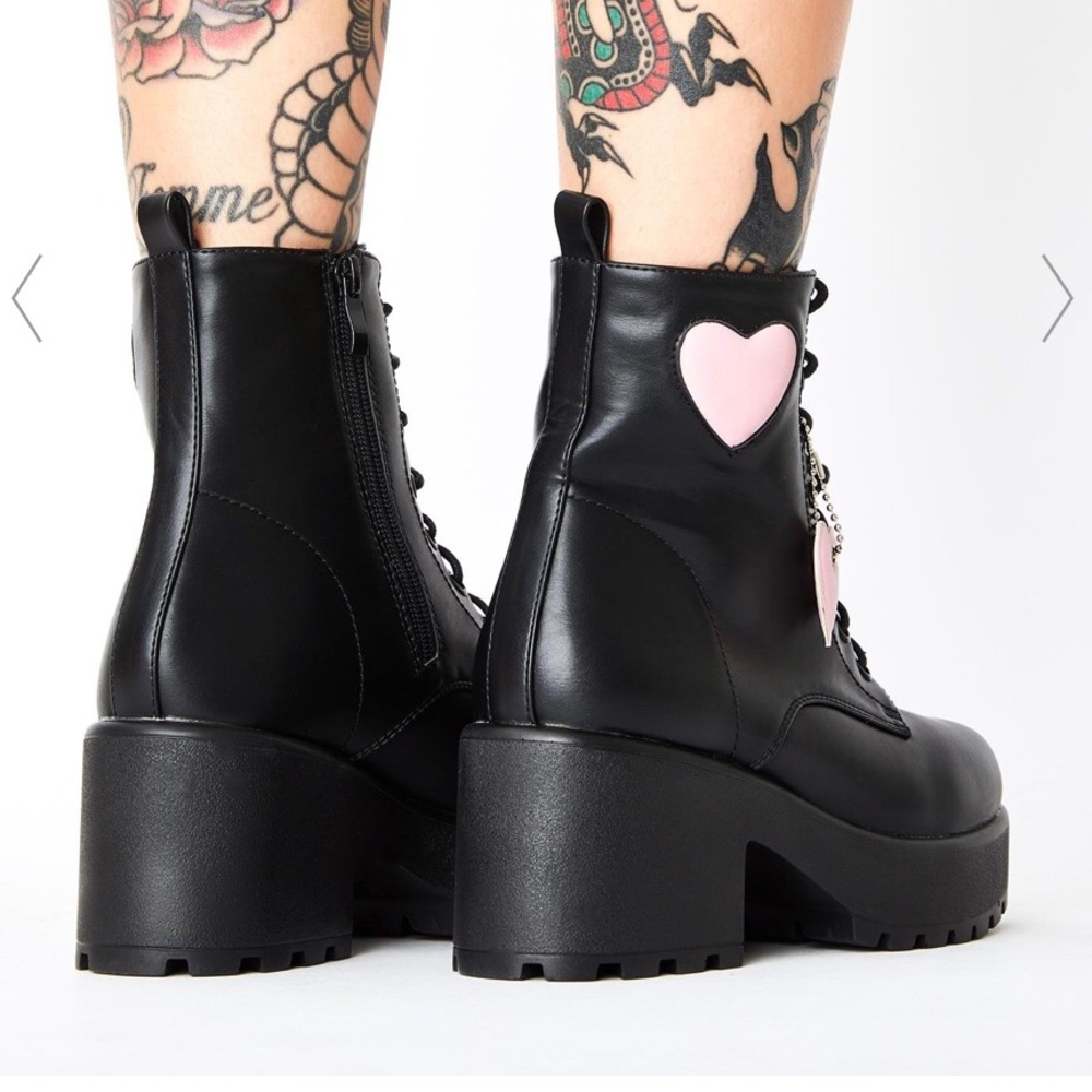 Heart Platform Boots - Picture 2 of 3